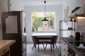 Kühlschrank, Ofen, Herdplatte, Geschirrspüler