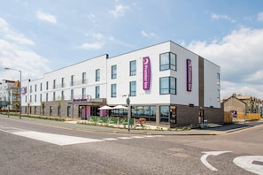 المنشأة من الخارج