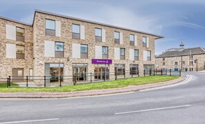 Exterior - Premier Inn Peterborough City Centre (Peterborough)