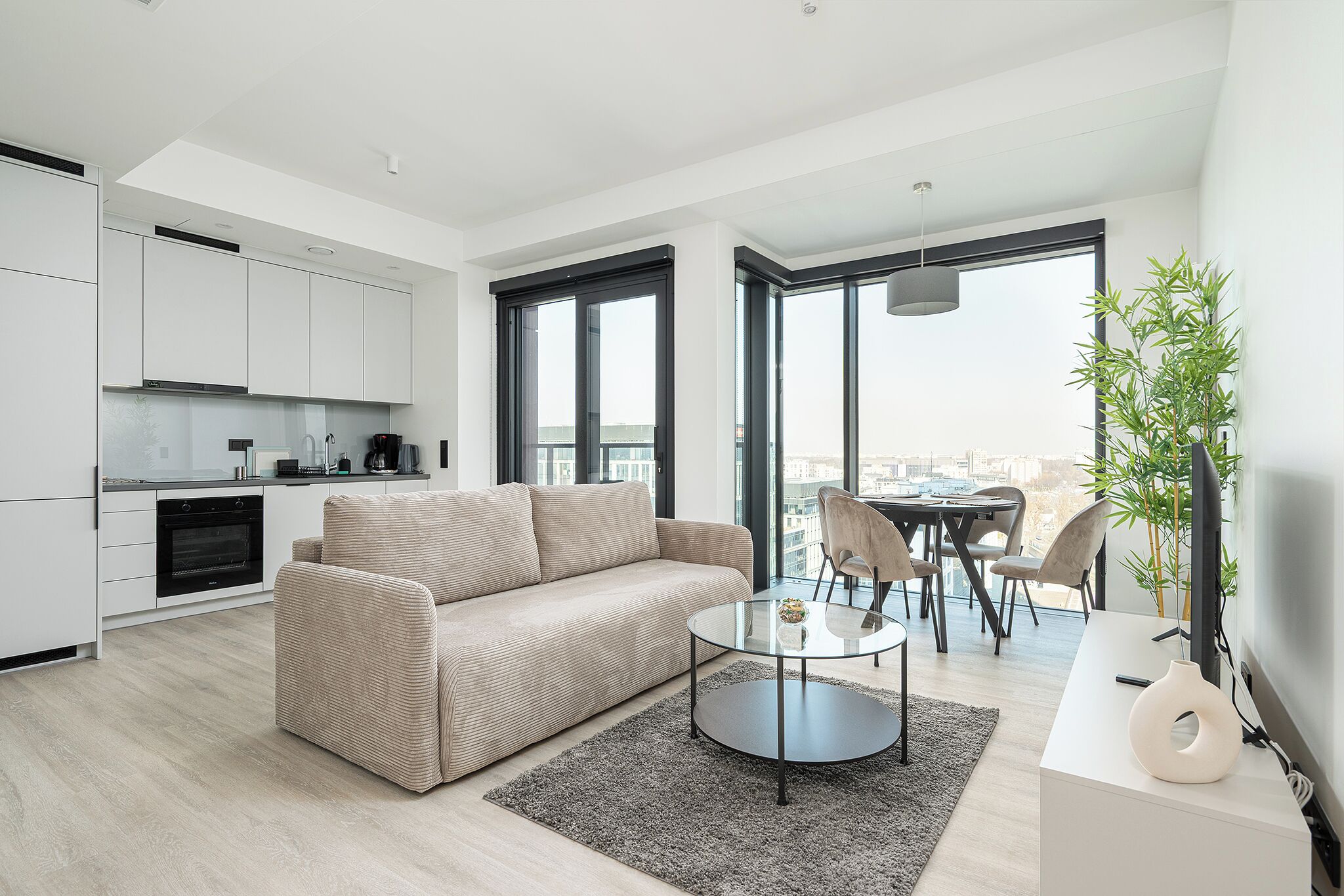 Apartment | Hypo-allergenic bedding, individually decorated, individually furnished