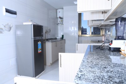 PrimeNest - 3 bedroom Apartment