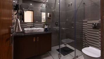 Superior Room | Bathroom | Towels