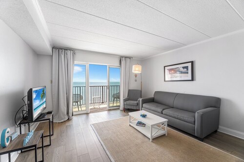 Marigot Beach 907, Oceanfront condo with amazing views!