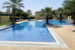 Pool - StayShort - A Gorgeous Studio in Zen 20 that Sleeps 2 (Discovery Gardens)