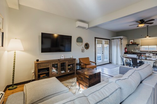 Downtown | New Hot Tub! Walking Distance to Springs, Shops, Restaurants