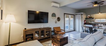 Downtown | New Hot Tub! Walking Distance to Springs, Shops, Restaurants