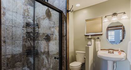 Downtown | New Hot Tub! Walking Distance to Springs, Shops, Restaurants