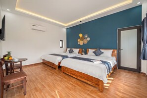 Klassiek appartement, airconditioning, uitzicht op zwembad | 4 slaapkamers, een laptopwerkplek, geluiddichte muren, gratis wifi