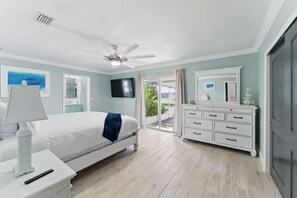 4 bedrooms, desk, iron/ironing board, travel cot