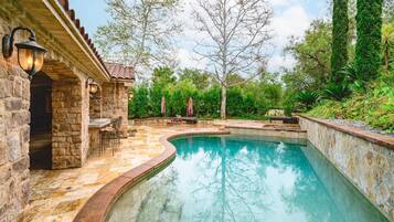 House | 5 bedrooms, Internet