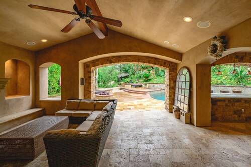 Elegant Villa Retreat Pool Garden Alfresco Lounge