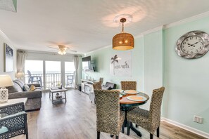 Apartment (1 Bedroom) | Interior - Ocean View & Pool Access: Beachfront Galveston Gem (Galveston)