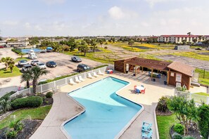 Apartment (1 Bedroom) | Interior - Ocean View & Pool Access: Beachfront Galveston Gem (Galveston)