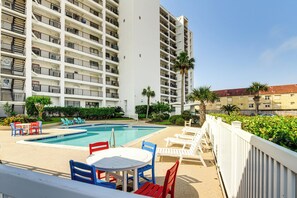 Apartment (1 Bedroom) | Interior - Ocean View & Pool Access: Beachfront Galveston Gem (Galveston)
