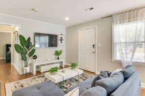 House (2 Bedrooms) | Interior - < 2 Mi to Uptown Charlotte: Home w/ Large Yard! (Charlotte)