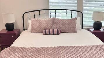 2 habitaciones, tabla de planchar con plancha, wifi y ropa de cama