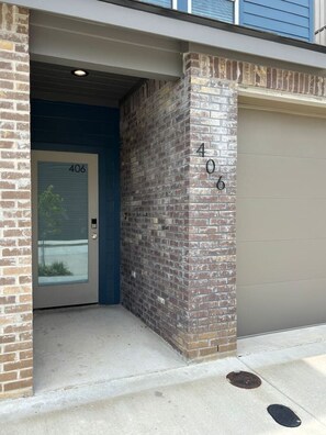 Exterior detail - NEW•Thibodeaux House•2 KING Beds•Fast WiFi•65" TV (Lafayette)