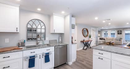 Steps to Beach: Lake-view Laconia Getaway!