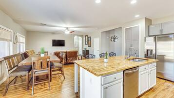 House (4 Bedrooms) | Interior