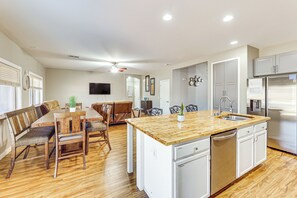 House (4 Bedrooms) | Interior