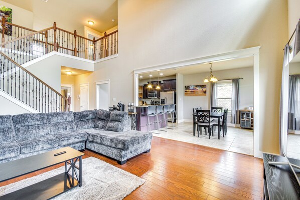 House (5 Bedrooms) | Interior