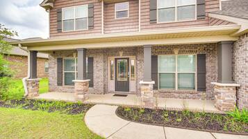 House (5 Bedrooms) | Interior