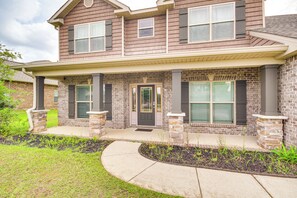 House (5 Bedrooms) | Interior