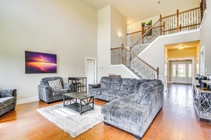 House (5 Bedrooms) | Interior