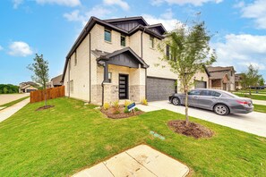 House (4 Bedrooms) | Interior - Pool Access: Modern Retreat in Lowry Crossing! (Princeton)