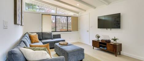 House (4 Bedrooms) | Front of property