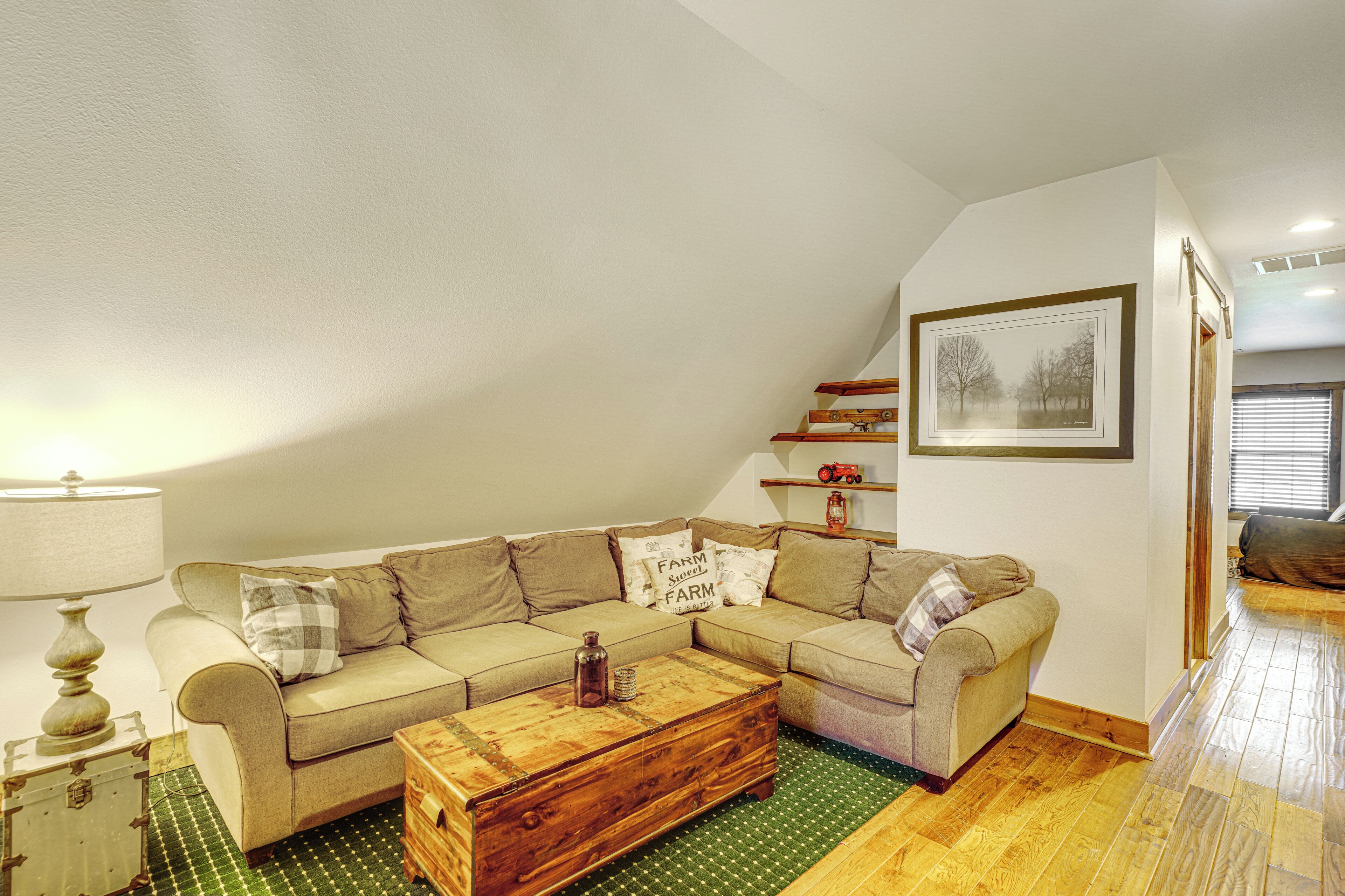 House (6 Bedrooms) | Interior