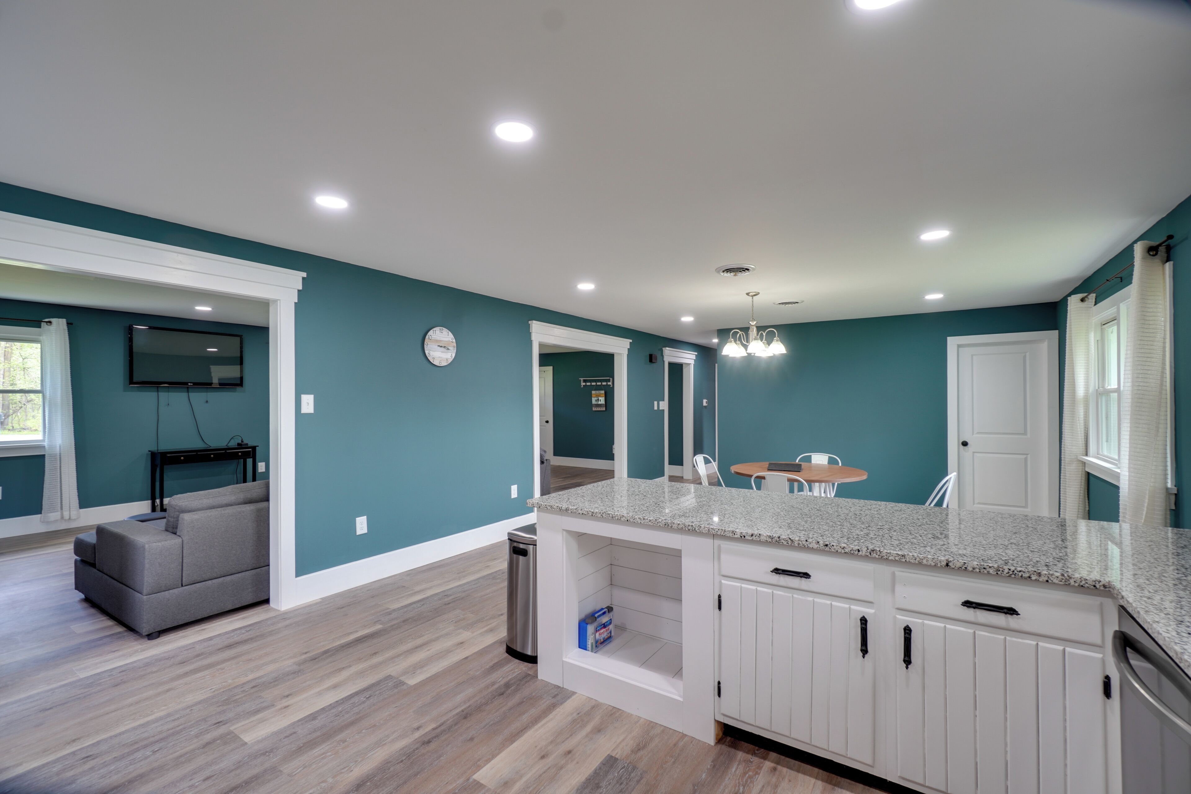 House (3 Bedrooms) | Interior