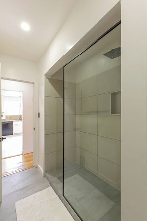 Casa, 2 habitaciones, fumadores, patio | Baño