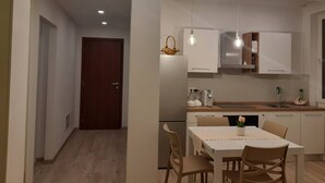 Appartamento, 2 camere da letto, balcone | Sala da pranzo