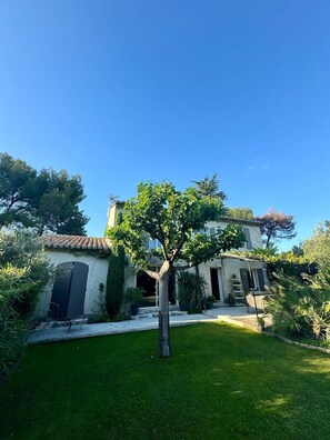 House | 5 bilik tidur