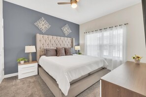 4 chambres, fer et planche à repasser, Wi-Fi, draps fournis