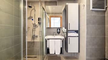 Shower, hair dryer, slippers, bidet