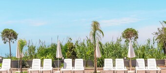 Laristone Suite Spa Hotel