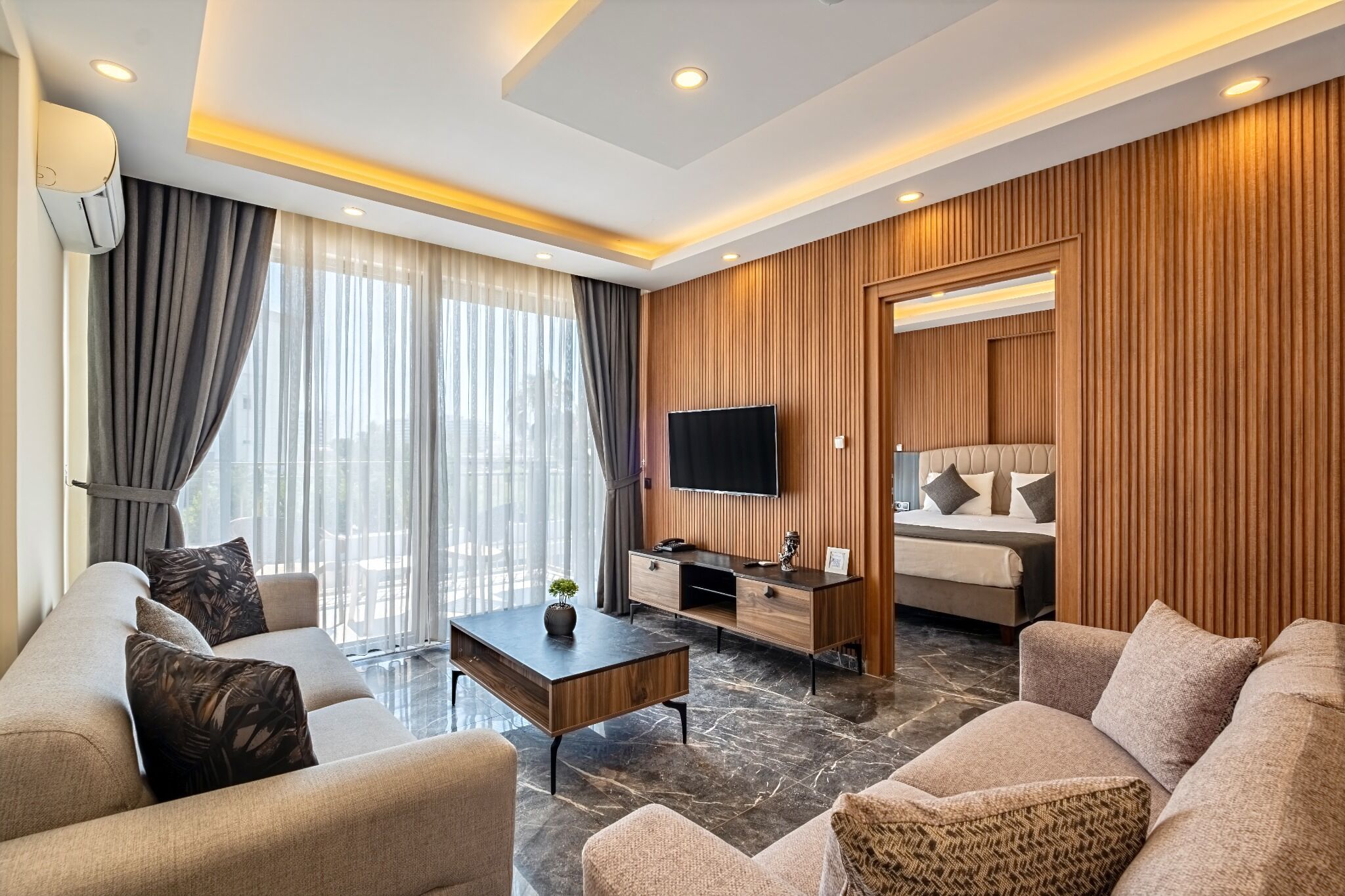 Seprai katun Mesir, seprai premium, minibar, dan kedap suara