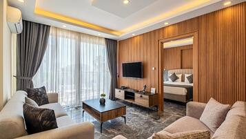 Seprai katun Mesir, seprai premium, minibar, dan kedap suara