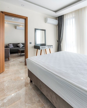 1 bedroom, Egyptian cotton sheets, premium bedding, minibar