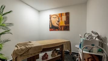 Couples treatment room(s), Turkish bath/hammam, body treatments