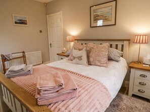 3 Schlafzimmer, individuell dekoriert, individuell eingerichtet