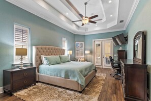 5 bedrooms, desk, iron/ironing board, travel crib