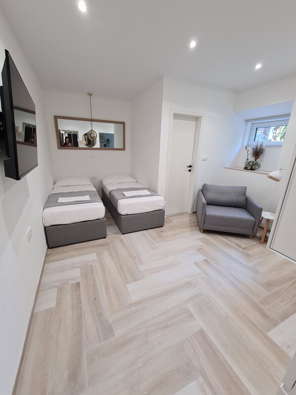 1 bedroom, WiFi, bed sheets