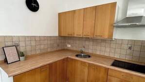 電子レンジ、調理器具と食器