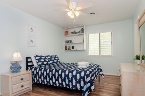 5 chambres, fer et planche à repasser, Wi-Fi, draps fournis