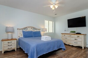 5 quartos, ferros/tábuas de passar roupa, Wi-Fi, roupa de cama