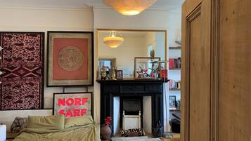 2 bedrooms, in-room safe, desk, iron/ironing board