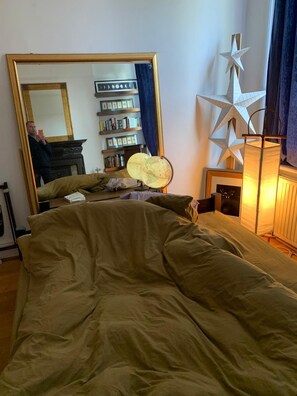 2 chambres, coffres-forts dans les chambres, bureau
